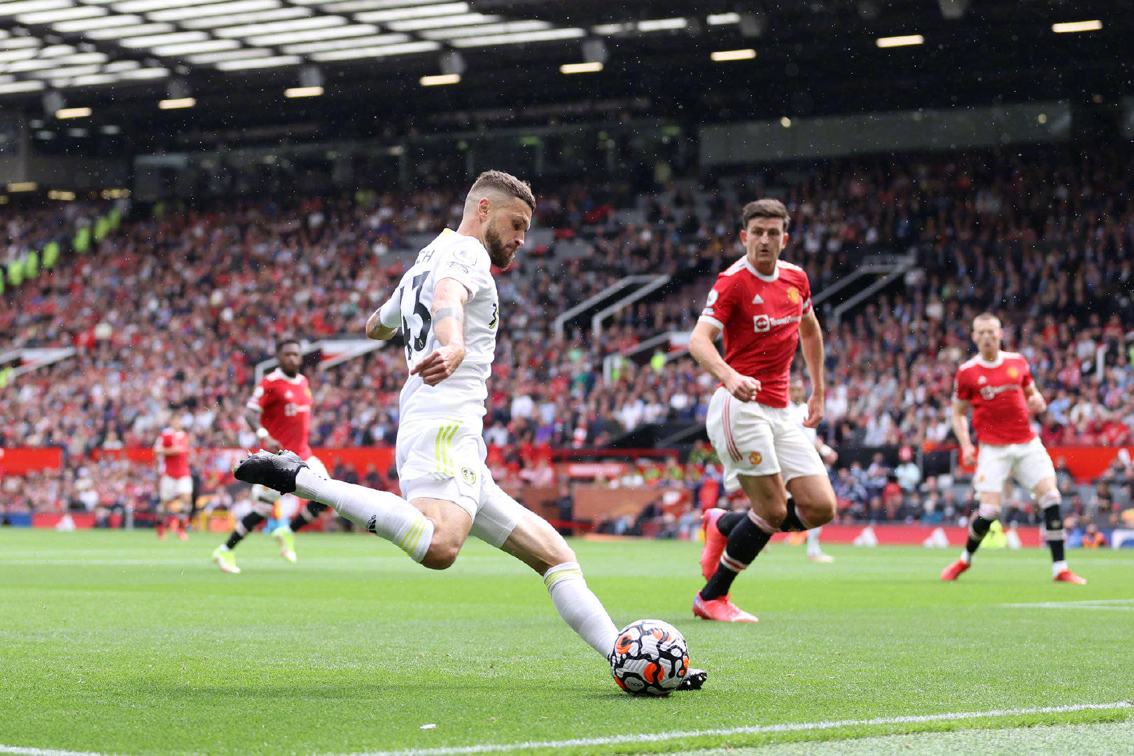 山本由伸以 12 年 3.25 亿美元加盟道奇，打破大联盟投手合同总额纪录